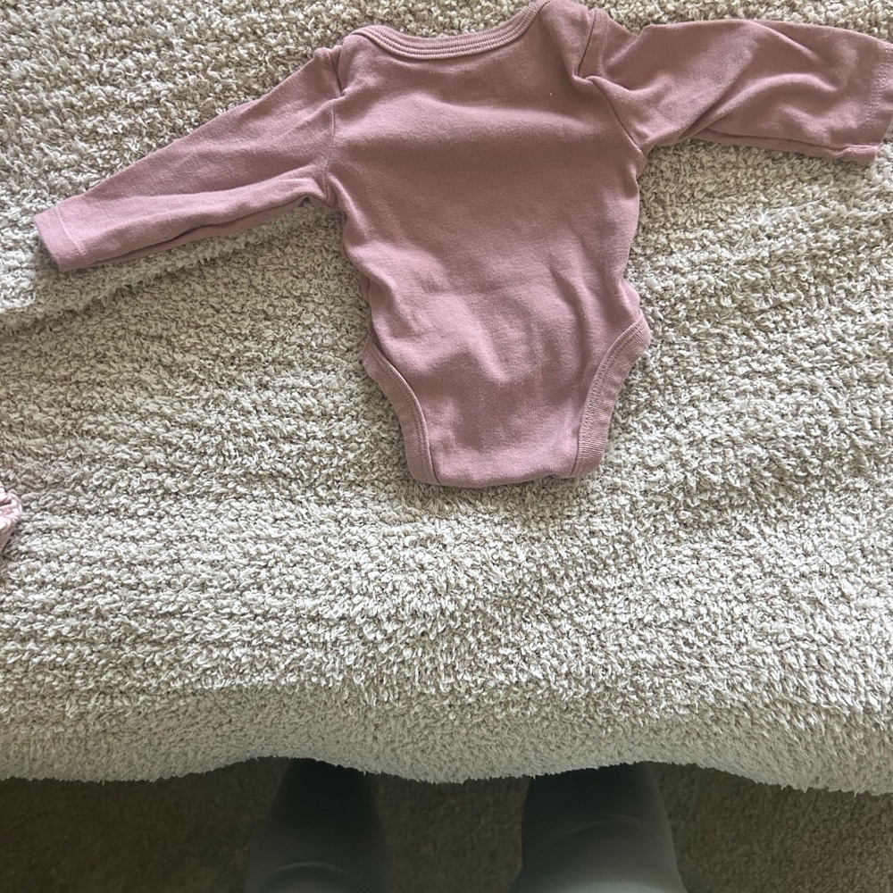 New Born Onsies - Picture 6 of 8
